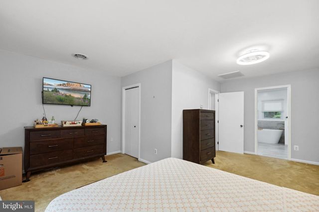 8170 SINCLAIR MILL RD, Manassas, VA 20112