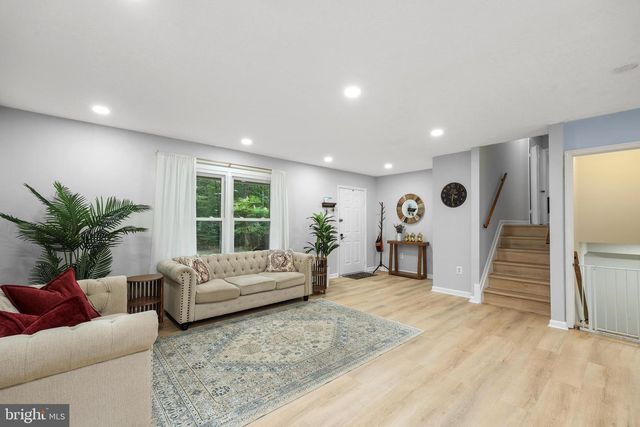 8170 SINCLAIR MILL RD, Manassas, VA 20112