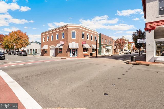 8170 SINCLAIR MILL RD, Manassas, VA 20112