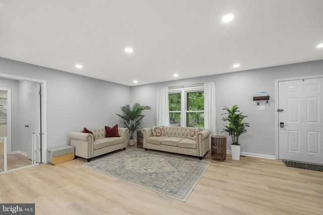 8170 SINCLAIR MILL RD, Manassas, VA 20112
