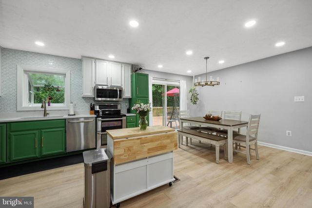 8170 SINCLAIR MILL RD, Manassas, VA 20112