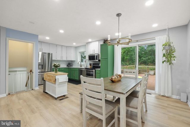 8170 SINCLAIR MILL RD, Manassas, VA 20112