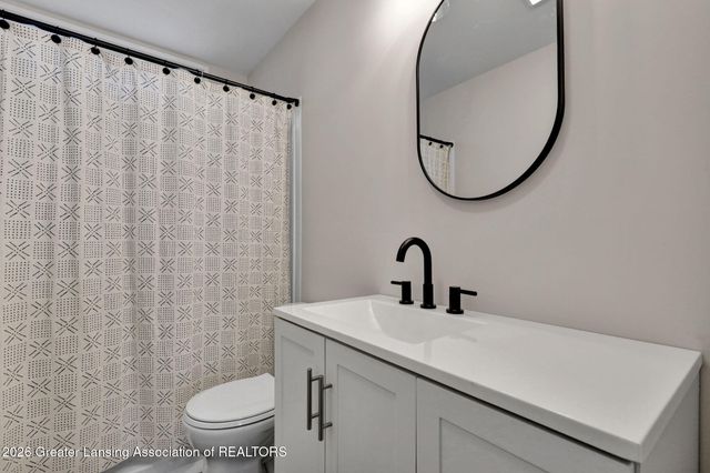 5641 Ashley Drive, Lansing, MI 48911