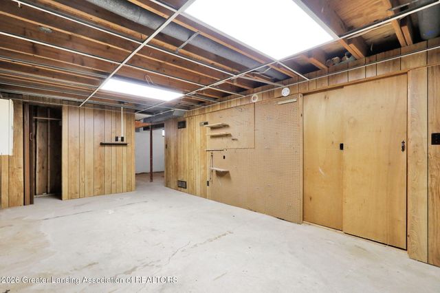 5641 Ashley Drive, Lansing, MI 48911