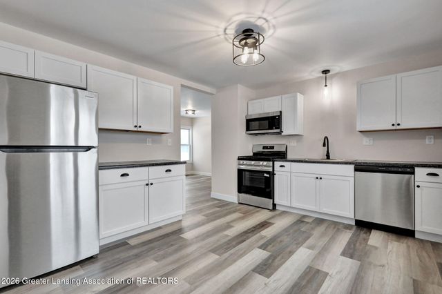 5641 Ashley Drive, Lansing, MI 48911