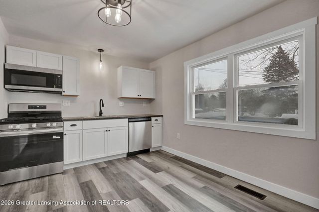 5641 Ashley Drive, Lansing, MI 48911