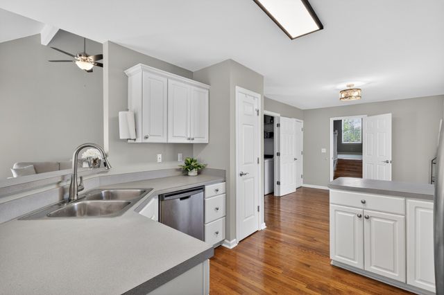 1705 S Bonham Ct, Old Hickory, TN 37138