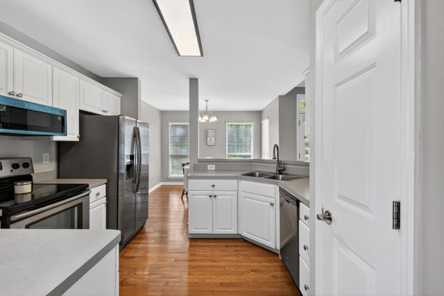 1705 S Bonham Ct, Old Hickory, TN 37138