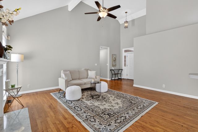 1705 S Bonham Ct, Old Hickory, TN 37138