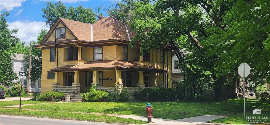 300 N 11th, Manhattan, KS 66502