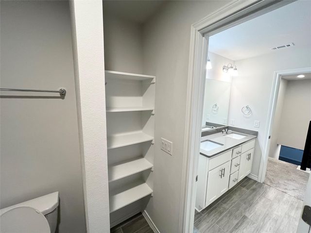 116 Limonite LN, Liberty Hill, TX 78642