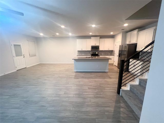 116 Limonite LN, Liberty Hill, TX 78642