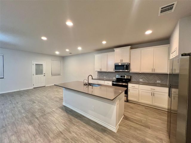 116 Limonite LN, Liberty Hill, TX 78642