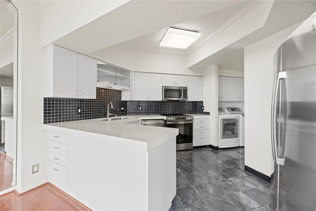 1111 Bering Drive 1001, Houston, TX 77057