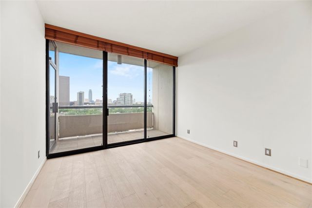 1111 Bering Drive 1001, Houston, TX 77057