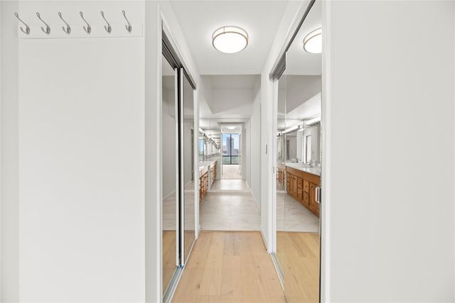 1111 Bering Drive 1001, Houston, TX 77057