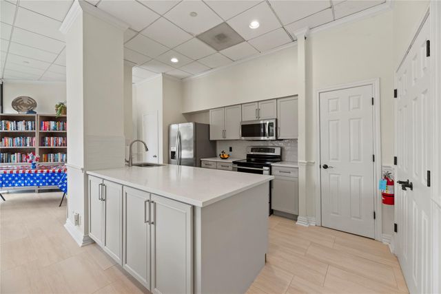 1111 Bering Drive 1001, Houston, TX 77057