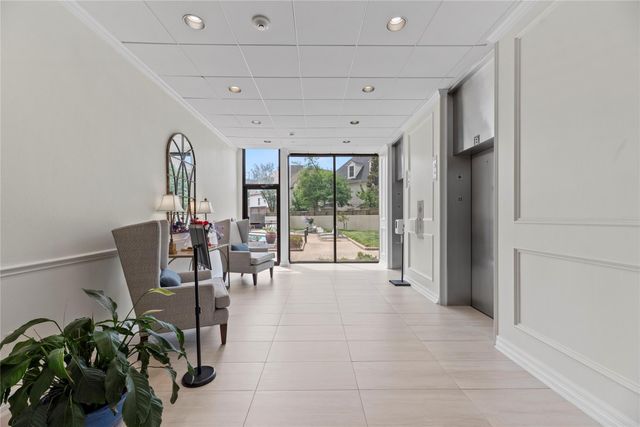 1111 Bering Drive 1001, Houston, TX 77057