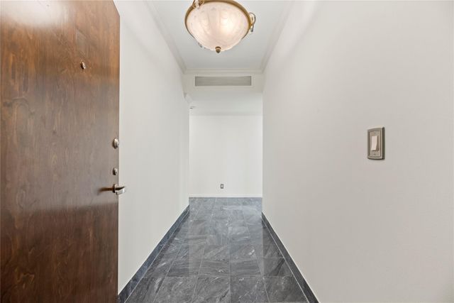 1111 Bering Drive 1001, Houston, TX 77057