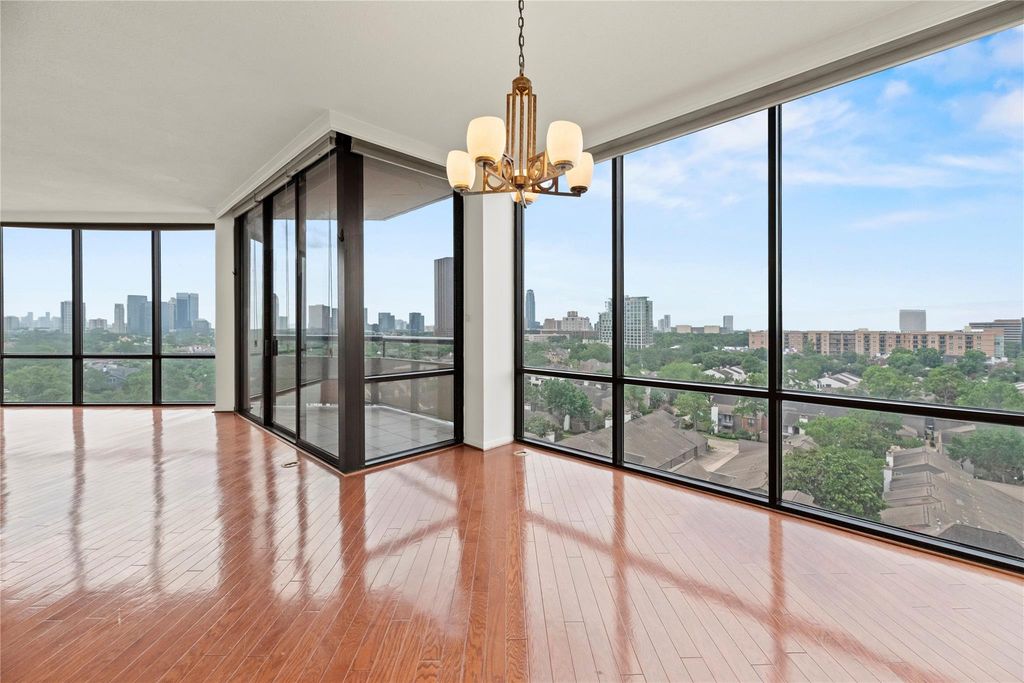 1111 Bering Drive 1001, Houston, TX 77057