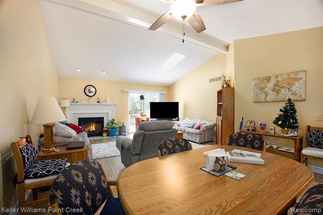 33890 Oakwood Drive, Sterling Heights, MI 48312