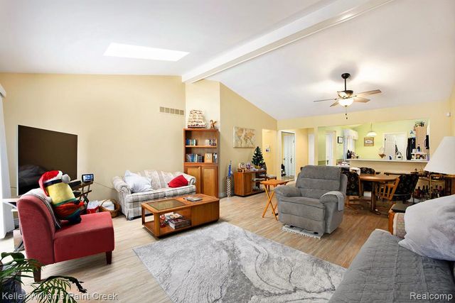 33890 Oakwood Drive, Sterling Heights, MI 48312