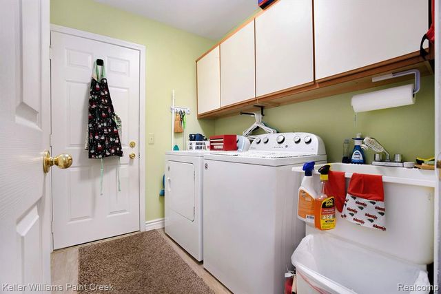 33890 Oakwood Drive, Sterling Heights, MI 48312