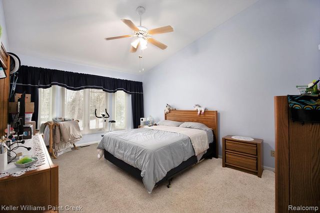 33890 Oakwood Drive, Sterling Heights, MI 48312