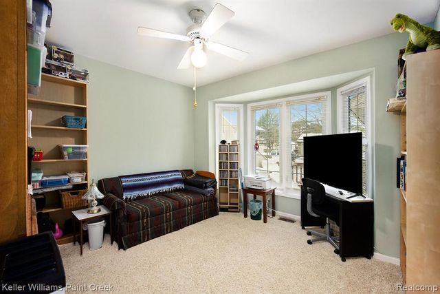 33890 Oakwood Drive, Sterling Heights, MI 48312