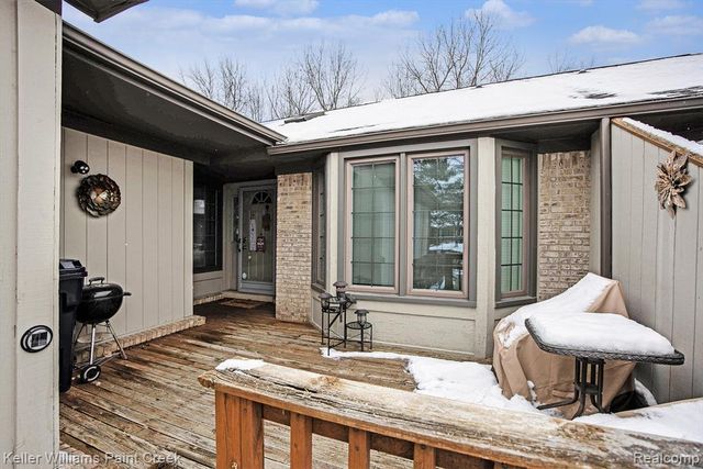 33890 Oakwood Drive, Sterling Heights, MI 48312