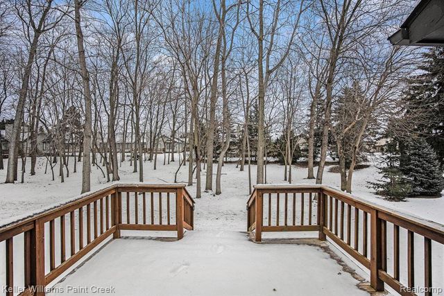 33890 Oakwood Drive, Sterling Heights, MI 48312