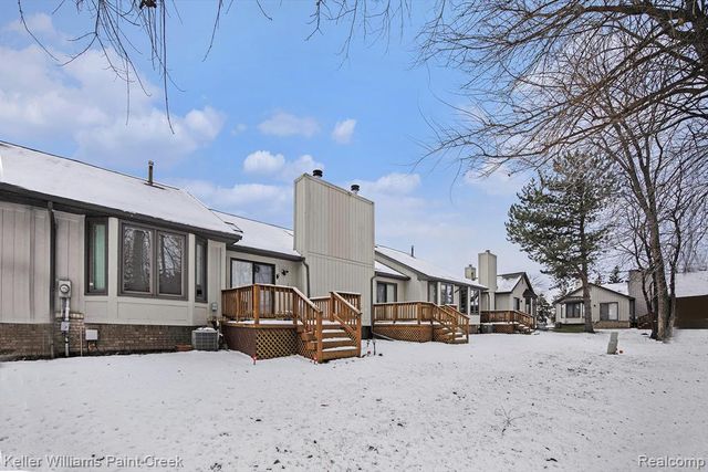 33890 Oakwood Drive, Sterling Heights, MI 48312