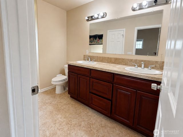 16325 43rd Avenue W, Lynnwood, WA 98087