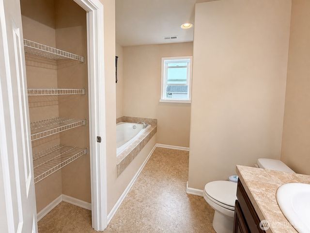 16325 43rd Avenue W, Lynnwood, WA 98087