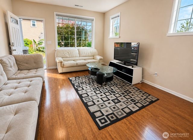 16325 43rd Avenue W, Lynnwood, WA 98087