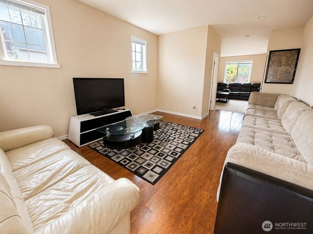 16325 43rd Avenue W, Lynnwood, WA 98087