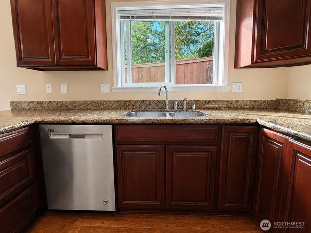 16325 43rd Avenue W, Lynnwood, WA 98087