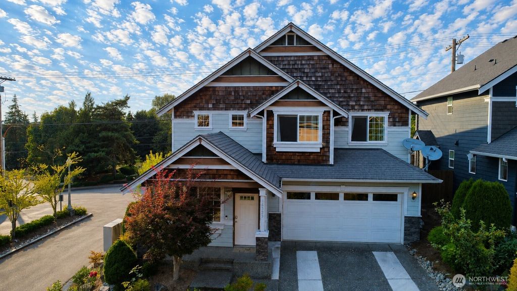 16325 43rd Avenue W, Lynnwood, WA 98087