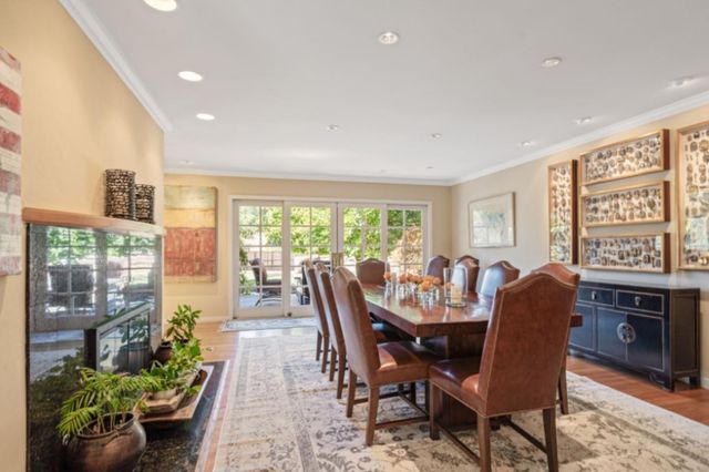 135 Meadowood Drive, Portola Valley, CA 94028