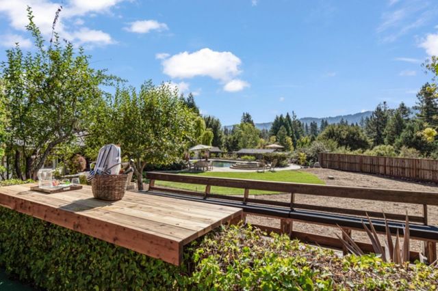 135 Meadowood Drive, Portola Valley, CA 94028