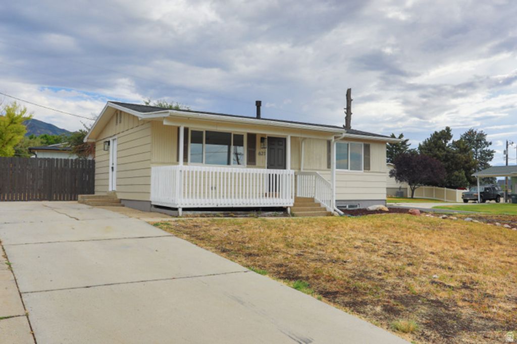 621 W TIMPIE RD, Tooele, UT 84074 — exterior