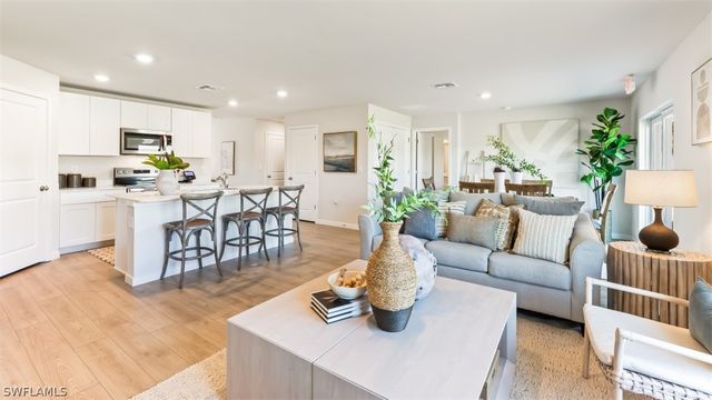 2901 NE 2nd AVE, Cape Coral, FL 33909