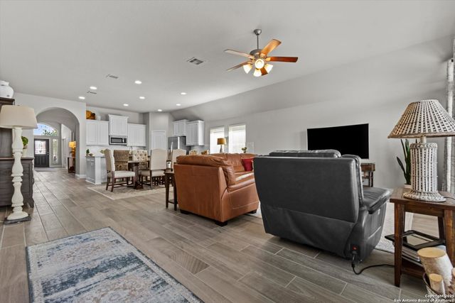 2878 Coral, Seguin, TX 78155