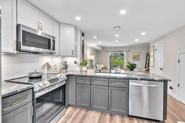 1801 NE 15th Avenue 1801, Fort Lauderdale, FL 33305