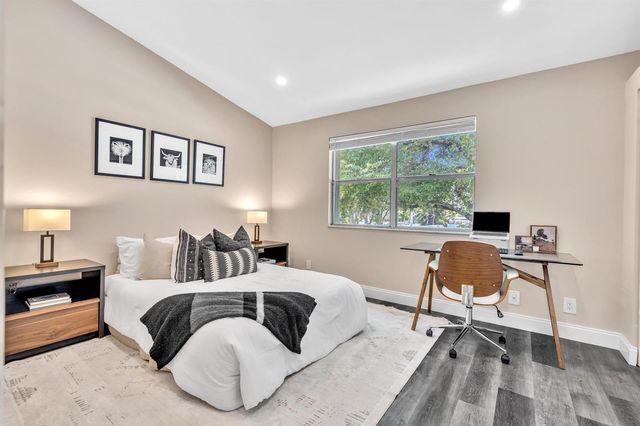 1801 NE 15th Avenue 1801, Fort Lauderdale, FL 33305