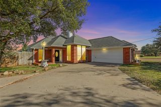 4003 View Point Drive, Granbury, TX 76048