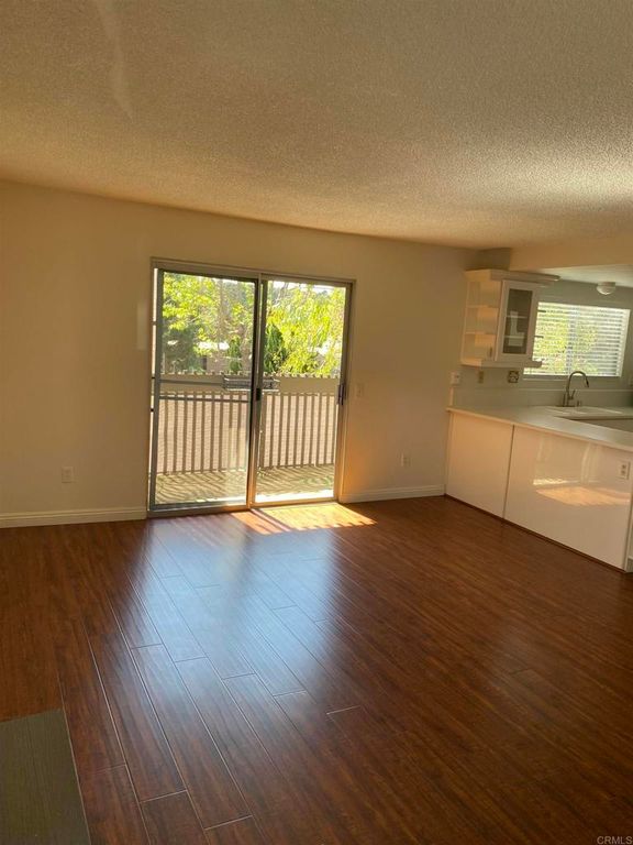 Image 12 of property listing at 155 Rosebay Dr 42, Encinitas, CA 92024