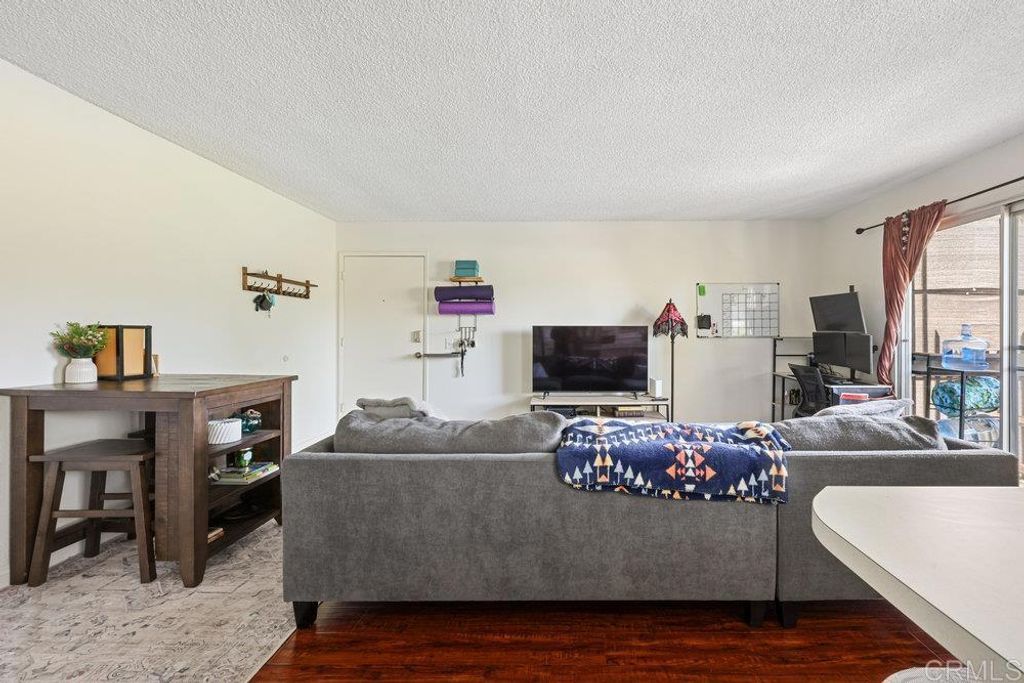 Image 3 of property listing at 155 Rosebay Dr 42, Encinitas, CA 92024