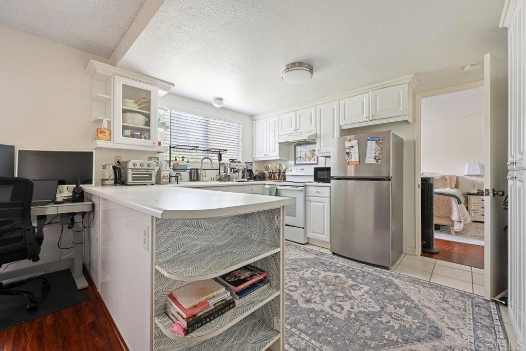 Image 6 of property listing at 155 Rosebay Dr 42, Encinitas, CA 92024