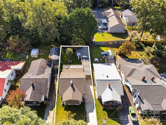 29 Oteen Park Place, Asheville, NC 28805